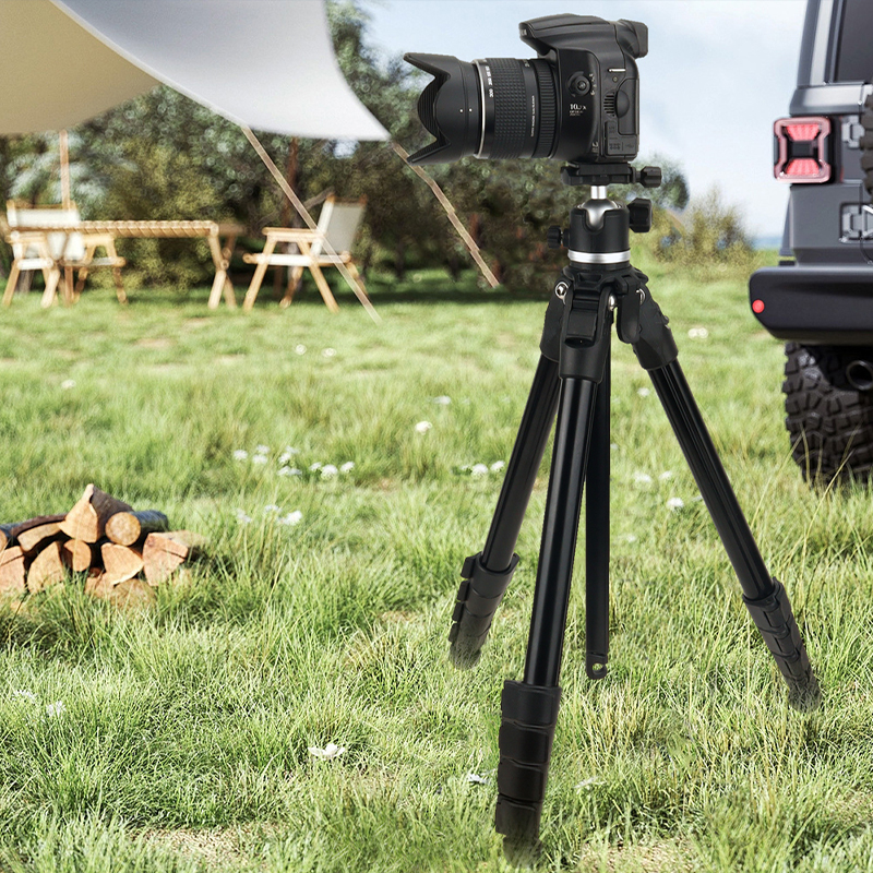 Professional 1.7m Four-Section Adjustable Portable Tripod